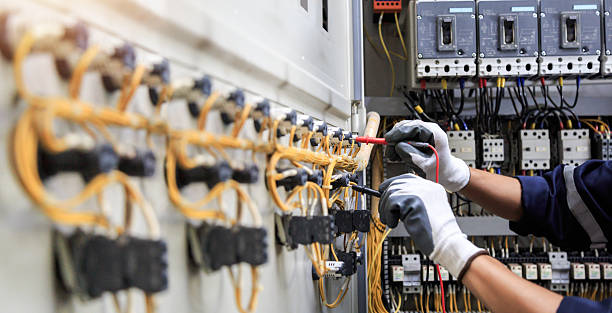 Professional Electrician technician working in Westland, MI